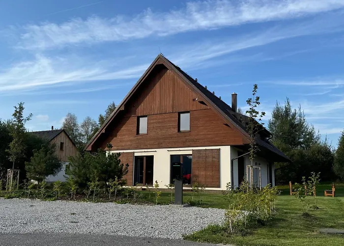 Cerny Vlk, Borová Lada